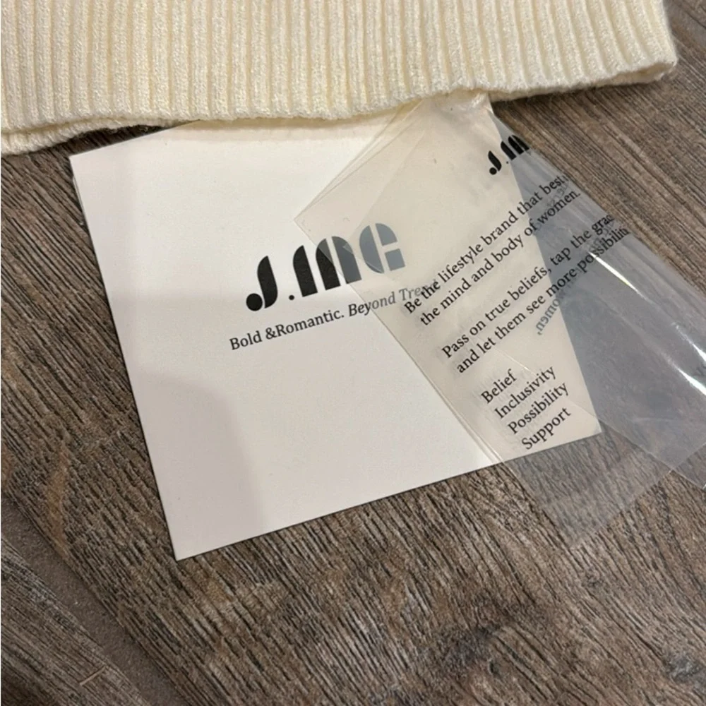 J.ING Sweater brand new with tags - Picture 2 of 2